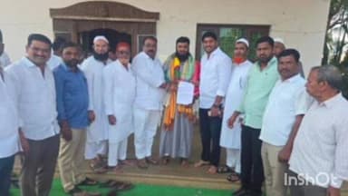 వికారాబాద్: నేషనల్ రైఫిల్ షూటింగ్ లో సత్తా చాటిన పరిగి పట్టణానికి చెందిన మిర్జా ముస్తఫా బేగ్ కు కాంగ్రెస్ నాయకుల సన్మానం