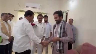 అదిలాబాద్ అర్బన్: ఆదిలాబాద్ జిల్లా కేంద్రానికి చేరుకున్న కేంద్ర మంత్రి కిషన్ రెడ్డికి స్వాగతం పలికిన జిల్లా ఇన్ఛార్జి మంత్రి జూపల్లి