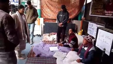 जोशियाड़ा: तांबाखाणी सुरंग के बाहर से कचरा डंपिंग जोन हटाने की मांग को लेकर सामाजिक कार्यकर्ता गोपीनाथ का धरना जारी