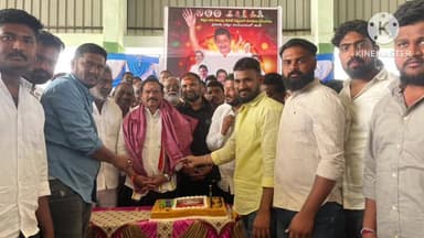 మహబూబాబాద్: కేసముద్రంలో ముఖ్యమంత్రి ప్రధాన సలహాదారు వేం నరేందర్ రెడ్డి జన్మదిన వేడుకల్లో పాల్గొన్న ఎమ్మెల్యే మురళి నాయక్