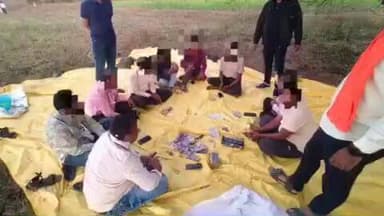 नायगाव-खैरगाव: नायगाव पोलिसांचा तलवीड शिवारात जुगार अड्ड्यावर छापा, बारा आरोपींना अटक. नायगाव पोलीस ठाण्यात आरोपी विरुद्ध गुन्हा दाखल