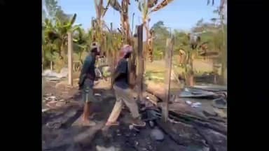 ডুমডুমা: হাঁহখাটী পুৱালিপথাৰ গাঁওত নিশা অগ্নিকাণ্ডৰ ঘটনা ,অগ্নিকাণ্ডত জাহ যায় সম্পূৰ্ণ বাসগৃহ
.