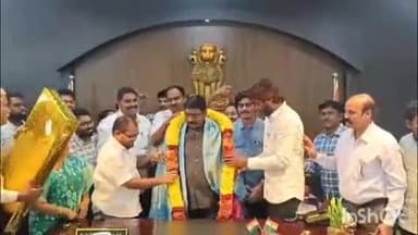 జిల్లా కలెక్టర్ ను ఘనంగా సన్మానించిన వైద్య ఆరోగ్యశాఖ అధికారులు