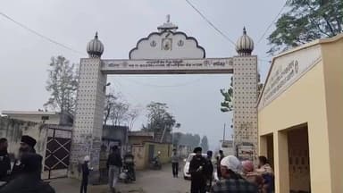 ਨਵਾਂਸ਼ਹਿਰ: ਪਿੰਡ ਸਿੰਬਲੀ ਵਿਖੇ ਪਿੰਡ ਵਾਸੀਆਂ ਵੱਲੋਂ ਮਾਤਾ ਗੁਜਰ ਕੌਰ ਅਤੇ ਸਾਹਿਬਜ਼ਾਦਿਆਂ ਦੀ ਸ਼ਹੀਦੀ ਨੂੰ ਸਮਰਪਿਤ ਲਗਾਇਆ ਗਰਮ ਦੁੱਧ ਦਾ ਲੰਗਰ