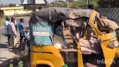 కరీంనగర్: కొండగట్టు ఘాట్ రోడ్డులో రోడ్డు ప్రమాదం పలువురికి గాయాలు ఆసుపత్రికి తరలింపు