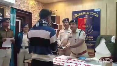 বলাগড়: হারিয়ে যাওয়া মোট ৪৫টি মোবাইল উদ্ধার করে প্রকৃত গ্রাহকদের হাতে বলাগড় থানা থেকে ফিরিয়ে দিল পুলিশ