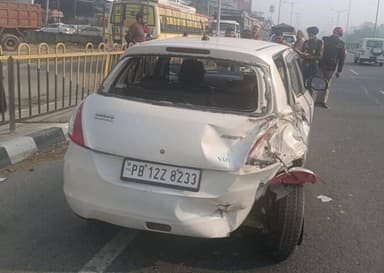 ਨਵਾਂਸ਼ਹਿਰ: ਕਾਰ ਚਾਲਕ ਨੂੰ ਪਿਆ ਦਿਲ ਦਾ ਦੌਰਾ, ਅੱਗੇ ਜਾ ਰਹੀ ਕਾਰ ਨੂੰ ਮਾਰੀ ਟੱਕਰ