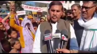 करौली: शहर में NH-23 बाईपास सर्वे का विरोध, पूर्व मंत्री रमेश मीना के साथ लोगों ने DM को ज्ञापन सौंपा