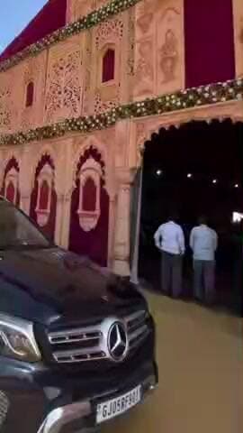 રાણપુર: લોયાધામ ખાતે ચાલી રહેલા મુક્તમુનિ મહોત્સવમાં મહિલા મંચ કાર્યક્રમમાં પાળીયાદ વિસામણબાપુની જગ્યાના મહંત ઉપસ્થિત રહ્યા