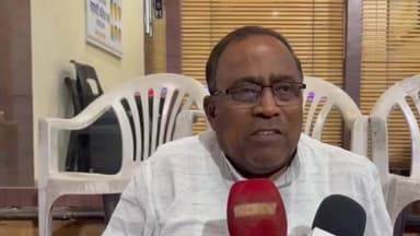 दक्षिण सोलापूर: माजी महापौर मनोहर सपाटे यांचे महेश गादेकर यांच्या कार्यालयासमोर आंदोलन