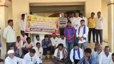 ಕುಂದಗೋಳ: ಇನಾಂ ವೀರಾಪುರ ಗ್ರಾಮದಲ್ಲಿ ನಡೆದ ಮರ್ಯಾದೆ ಹತ್ಯೆ ಪ್ರಕರಣ ಖಂಡಿಸಿ ಕುಂದಗೋಳ ಪಟ್ಟಣದಲ್ಲಿ ರಾಜ್ಯ ದಲಿತ ಸಂಘರ್ಷ ಸಮಿತಿ ಪ್ರತಿಭಟನೆ