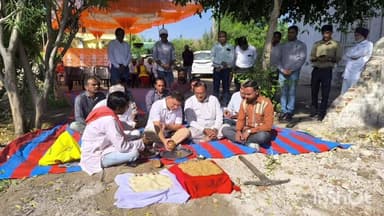 લીલીયા: ધારાસભ્ય દ્વારા પોતા ના મત વિસ્તાર ખડકાળા ગામે આર્યુવેદિક દવાખાના નું ખત મુહૂર્ત કર્યું.