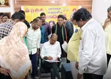 సంతనూతలపాడు: సంతనూతలపాడు ఎమ్మెల్యే కార్యాలయంలో ప్రజా దర్బార్ కార్యక్రమాన్ని నిర్వహించిన ఎమ్మెల్యే విజయ్ కుమార్