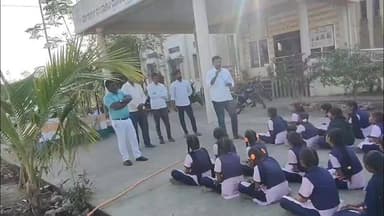 ಹುಲಸೂರ: ಬಸವಕುಮಾರ ಸ್ವಾಮೀಜಿ 50ನೇ ಪುಣ್ಯಸ್ಮರಣೆ ನಿಮಿತ್ತ 13 ಸಾವಿರ ಪುಸ್ತಕಗಳ ವಿತರಣೆ: ಪಟ್ಟಣದಲ್ಲಿ ಬಸವ ಕೇಂದ್ರದ ಅಧ್ಯಕ್ಷ ಆಕಾಶ ಖಂಡಾಳೆ ಮಾಹಿತಿ