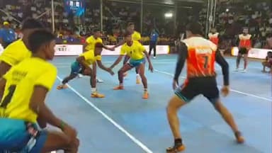 திருப்பத்தூர்: தூய நெஞ்சக் கல்லூரியில் சடுகுடு இரண்டாவது நாள் கபடி போட்டி நடைபெற்றது