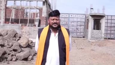 देपालपुर: देपालपुर के बेटमा नगर के समीप ग्राम लीलेड़ीपुरा में बन रहे बूचड़ खाने को लेकर बजरंग दल के द्वारा किया गया विरोध