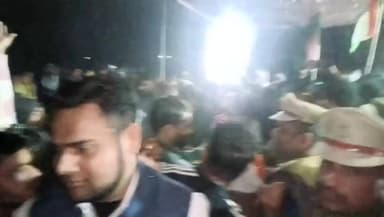 फिरोज़ाबाद: सीआरपी जवान की सड़क हादसे में मौत के बाद गांव में आया शव, शहीद का दर्जा व सरकारी नौकरी की मांग की गई