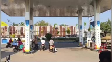 కామారెడ్డి: కాలభైరవ పెట్రోల్ పంప్ లో, కారులో పెట్రోల్ పోసుకుంటే నీళ్లు వచ్చాయి, పంపు సిబ్బందిని అడిగితే బెదిరింపులు : మాధవరావు