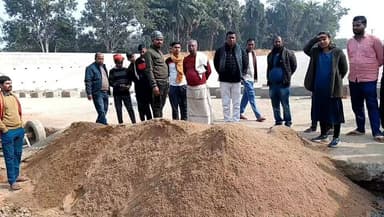 बांका, चेक डैम निर्माण में बरती जा रही अनियमितता को लेकर अधिकारी ने किया जांच#Banka#laghu jal sansadhan vibhag#Main Hun ...