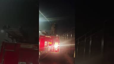 चांदनी चौक में कपड़े की दुकान में लगी फायर की पांच गाड़ियां मौके पर #viralvideo #rsoninews #Fire