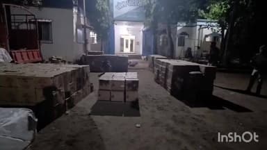 ખાંભા: નાના વિસાવદર ના પાટિયા નજીક ખુલી જગ્યા માં એક આઇસર માં 500 પેટી જેટલો ઈગ્લિસ દારૂ ઝડપી પાડવામાં આવ્યો.