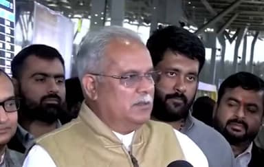 रायपुर: धीरेंद्र शास्त्री ने कहा- भूपेश बघेल विदेश चले जाएं, बघेल ने कहा- वह कल का बच्चा है, हमें सिखाएगा