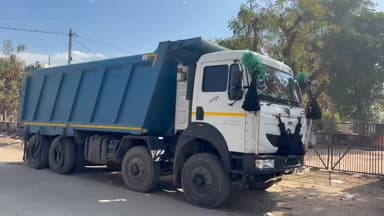 कोटड़ी: कोटड़ी पुलिस ने की बड़ी कार्रवाई, अवैध गार्नेट से भरा डंपर किया जब्त