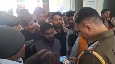 सरदारशहर: वाल्मीकि समाज ने सरदारशहर थाने में थानाधिकारी को दिया ज्ञापन, सोशल मीडिया पर गलत वीडियो और जाति सूचक शब्द का आरोप