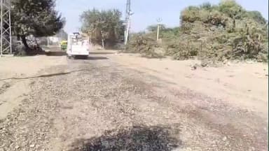 सरदारशहर: शहर में प्रवेश के मुख्य मार्ग सोमनाथ मंदिर से मीणा कुआ तक नगर परिषद ने शुरू किया सड़क का निर्माण कार्य