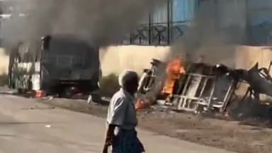 रायगढ़: तमनार में कोयला खदान का विरोध, ग्रामीणों ने पुलिस पर किया पथराव, बसों में लगाई आग, टीआई समेत कई पुलिसकर्मी घायल