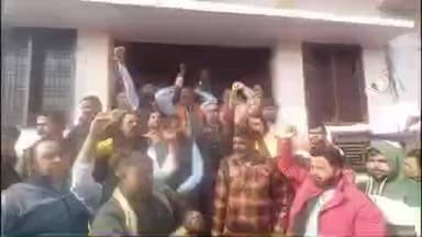 भगवानपुर: मोहितपुर गांव में मुस्लिम युवक ने मंदिर में घुसकर की तोड़फोड़, शिवलिंग और अन्य मूर्तियों को पहुंचाया नुकसान