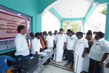 பர்கூர்: ஸ்ரீ காமாட்சி மஹாலில் அமைப்புசாரா கட்டுமான தொழிலாளர்களுக்கு திறன் மேம்பாட்டு பயிற்சிபெற்ற தொழிலாளர்களுக்கு சான்றிதழ் வழங்கும் விழா