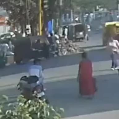 રાજકોટ પૂર્વ: રૈયારોડ બ્રિજ પરથી નીચે ઝંપલાવી યુવકનો આત્મહત્યાનો પ્રયાસ,ગંભીર રીતે ઇજાગ્રસ્ત યુવક સારવાર અર્થે ખાનગીહોસ્પિટલમાં