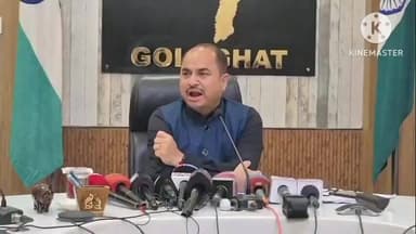 গোলাঘাট: গোলাঘাট জিলা আয়ুক্তৰ উপস্থিতিত জিলা আয়ুক্তৰ কাৰ্য্যালয়ত একত্ৰিত খচৰা ভোটাৰ তালিকা সন্দৰ্ভত সংবাদ মেল আয়ুক্তৰ