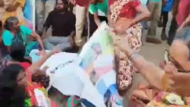 కొండపి: మృతుడి కుటుంబానికి న్యాయం చేయాలంటూ టంగుటూరు అడ్డరోడ్డు వద్ద ధర్నా చేపట్టిన బంధువులపై కేసు నమోదు చేసిన పోలీసులు