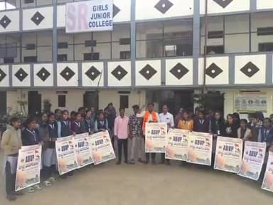 నిర్మల్: అఖిల భారతీయ విద్యార్థి పరిషత్ 44వ రాష్ట్ర మహాసభల పోస్టర్లను జిల్లా కేంద్రంలో ఆవిష్కరించిన నాయకులు