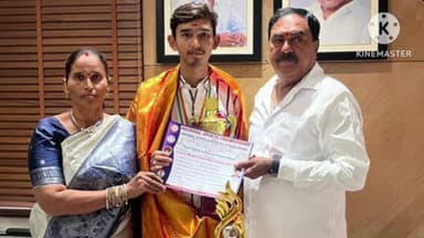 పాలకుర్తి: అండర్ 20 స్టేట్&నేషనల్ కబడ్డీ గోల్డ్ మెడల్ ఛాంపియన్ సాధించిన ధనుష్ ను అభినందించిన మాజీ మంత్రి ఎర్రబెల్లి దయాకర్ రావు.