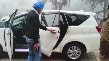 ਪਠਾਨਕੋਟ: ਅੱਜ ਡੀ ਆਈ ਜੀ ਸੰਦੀਪ ਗੋਅਲ ਵਲੋ ਕੀਤਾ ਗਿਆ ਸਰਹੱਦੀ ਇਲਾਕਿਆ ਦਾ ਦੌਰਾ, ਦੌਰੇ ਦੌਰਾਨ ਬੀ ਡੀ ਸੀ ਨਾਲ ਕੀਤੀ ਗਈ ਨਿੱਜੀ ਕਾਲਜ ਵਿਚ ਮੀਟਿੰਗ।