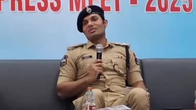 కరీంనగర్: కరీంనగర్ పోలీస్ కమిషనరేట్ 2025 వార్షిక నేర సమీక్షలో వివరాలను వెల్లడించిన పోలీస్ కమిషనర్ గౌస్ ఆలం