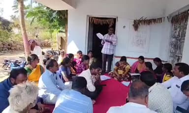 రామాయంపేట్: కాట్రియ గ్రామంలో గ్రామ సభ ఏర్పాటు చేసిన సర్పంచ్