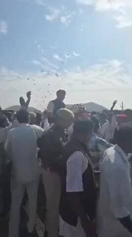 रामसर: बाड़मेर के पूर्व सांसद मानवेंद्र सिंह जसोल की सरहद समृद्धि यात्रा रामसर पहुंची, ग्रामीणों ने रखी अपनी समस्याएं