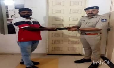 લીલીયા: લીલીયા પોલીસની સરાહનીય કામગીરી: ‘તેરા તુજકો અર્પણ’ અંતર્ગત ગુમ થયેલો મોબાઇલ શોધી મૂળ માલીકને પરત