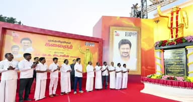 கலசபாக்கம்: பஜார் வீதியில் முன்னாள் முதல்வர் கலைஞரின் வெண்கல சிலையை தமிழக முதல்வர் ஸ்டாலின் திறந்து வைத்தார்