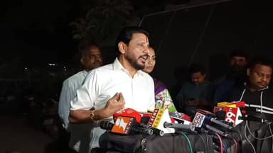 టెక్కలి: మాజీ మంత్రులు ధర్మాన కృష్ణ దాస్, ధర్మాన ప్రసాద్ నుండి నాకు ప్రాణహాని ఉంది: ఎమ్మెల్సీ దువ్వాడ శ్రీనివాస్