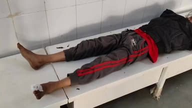 डूंगरपुर: डूंगरपुर शहर के नया बस स्टैंड पर तेज रफ्तार बाइक ने छोटे बच्चे को मारी टक्कर, हादसे में बच्चे के पैर पर आई चोट