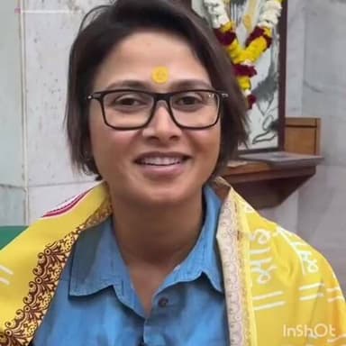 राहाता: भारतीय क्रिकेट संघामधील माजी खेळाडू देविका पळशीकार आणि जुलन गोस्वामी यांनी साई चरणी भेट....!