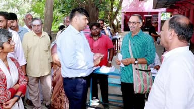 சோழிங்கநல்லூர்: வாக்காளர் பட்டியல் தீவிர சிறப்பு திருத்த பணிகளை மாவட்ட கண்காணிப்பாளர் ஆய்வு செய்தார்