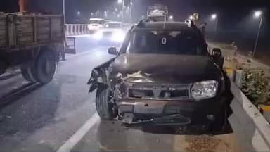 रायसिंहनगर: रायसिंहनगर नेशनल हाईवे 911 पर कार और ट्रैक्टर की भिड़ंत, चालकों को आई मामूली चोटें