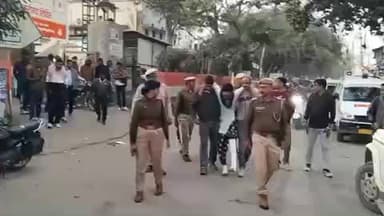 बानसूर: गैंगवार के मामले में महिला की वेशभूषा में मुख्य आरोपी को पुलिस ने किया गिरफ्तार