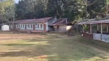 শান্তিরবাজার: জোলাইবাড়ী সাহাপাথর এলাকার রাস্তা সংস্কার ও পানীয় জলের সুব্যবস্থার দাবি জানান জনগন